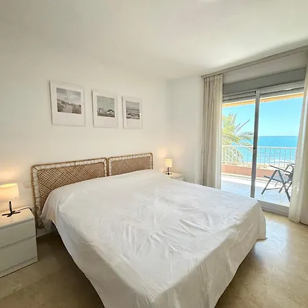 Nautique Beachfront