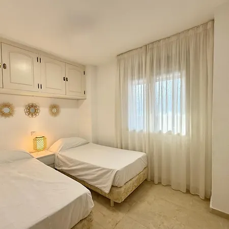 Nautique Beachfront * Фуенхірола