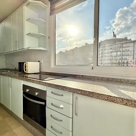 Nautique Beachfront Apartment Fuengirola